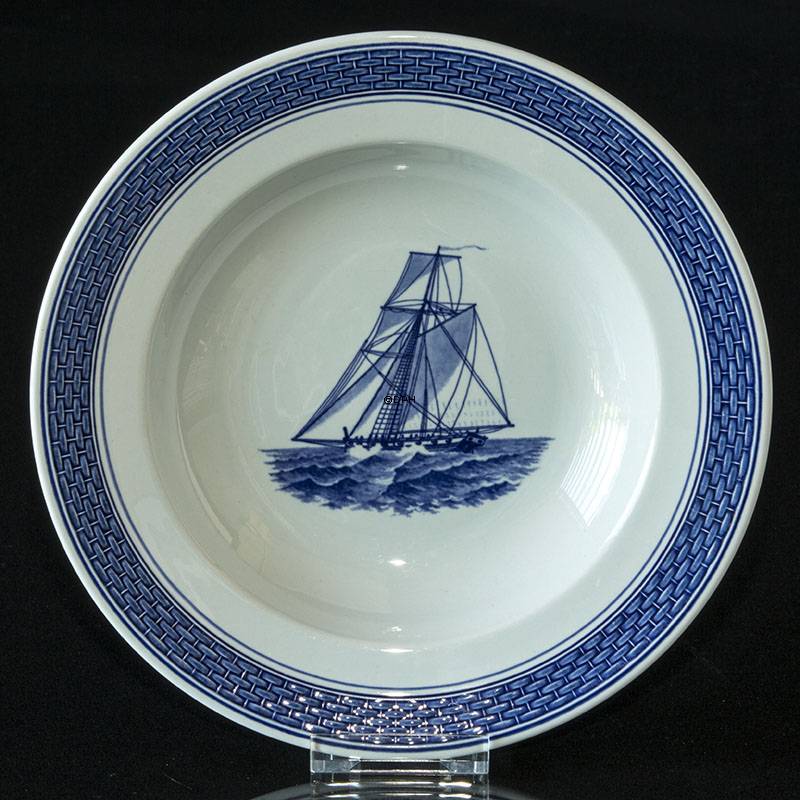 Royal Copenhagen/Aluminia  Tranquebar, blå, dyb tallerken med skib, skonnert, 23cm