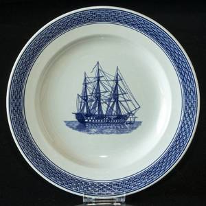 Royal Copenhagen/Aluminia Tranquebar, blå, tallerken med tremastet skib 25cm | Nr. 4605-948 | DPH Trading