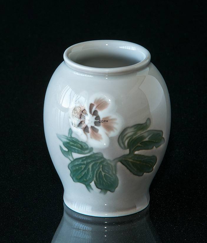 Julerose, vase lyse farver nr. 671, Bing & Grøndahl
