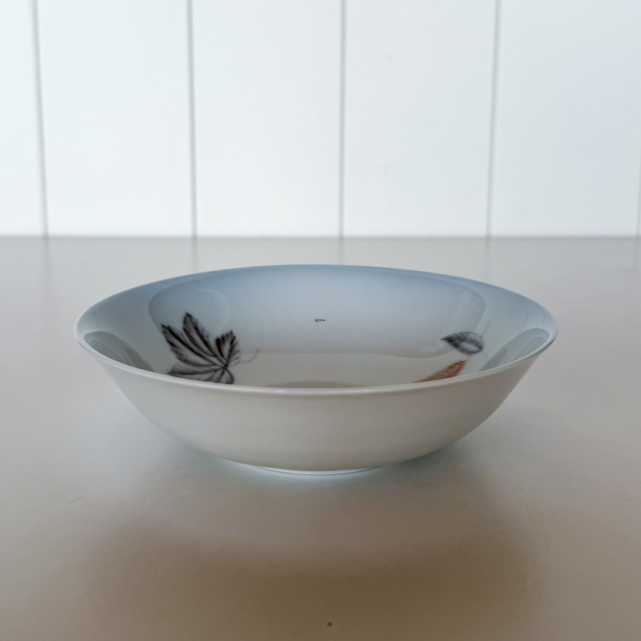Løvfald lille rund ymerskål 16 cm, Bing & Grøndahl nr. 45