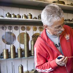 Vi borer huller i dine tallerkener ( 2-3 huller) til din egen opsats