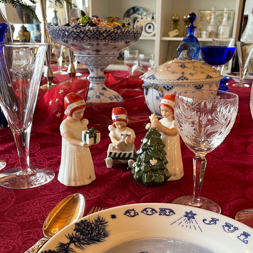 Else, Pige med julegave, Royal Copenhagen figur nr. 091