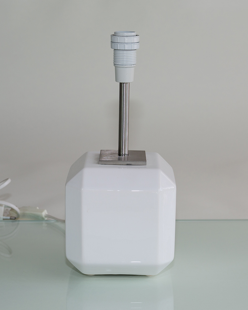 Hvid Milano lampe med messing montering