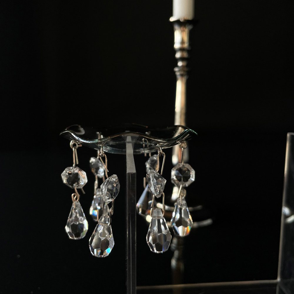Lysmanchet, bølget m/sølvkant og små glaskrystal dråber  (indvendigt hul 2,5cm)