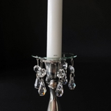 Lysmanchet, lige kant m/sølvkant og små glaskrystal dråber (indvendigt hul 2,5cm)