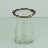 Vase with "silver" flower edge