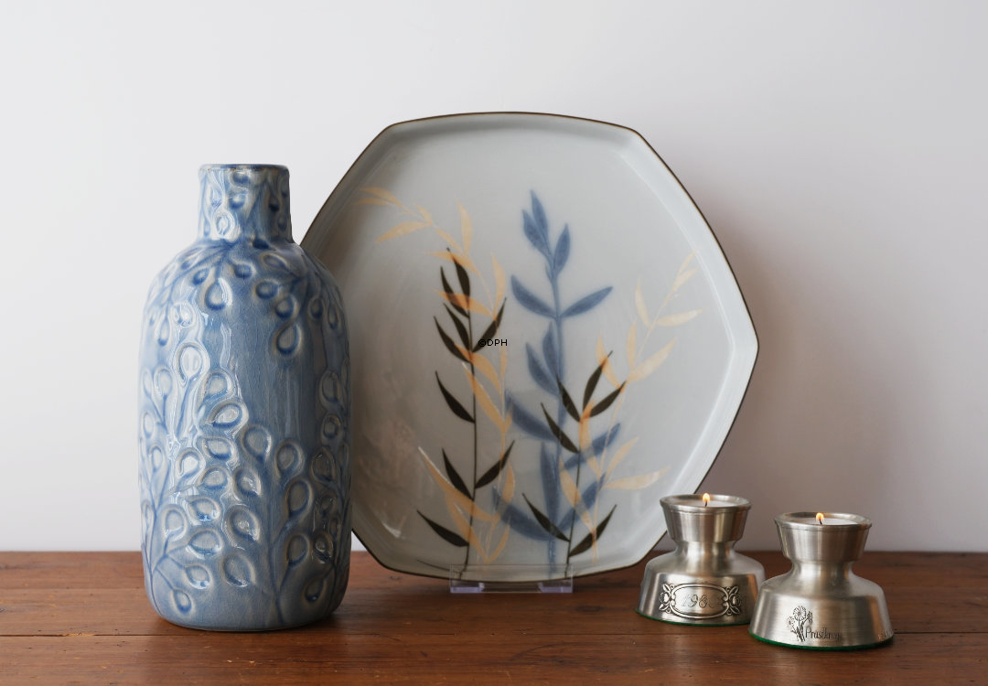 Vase i keramik, blå med mønster