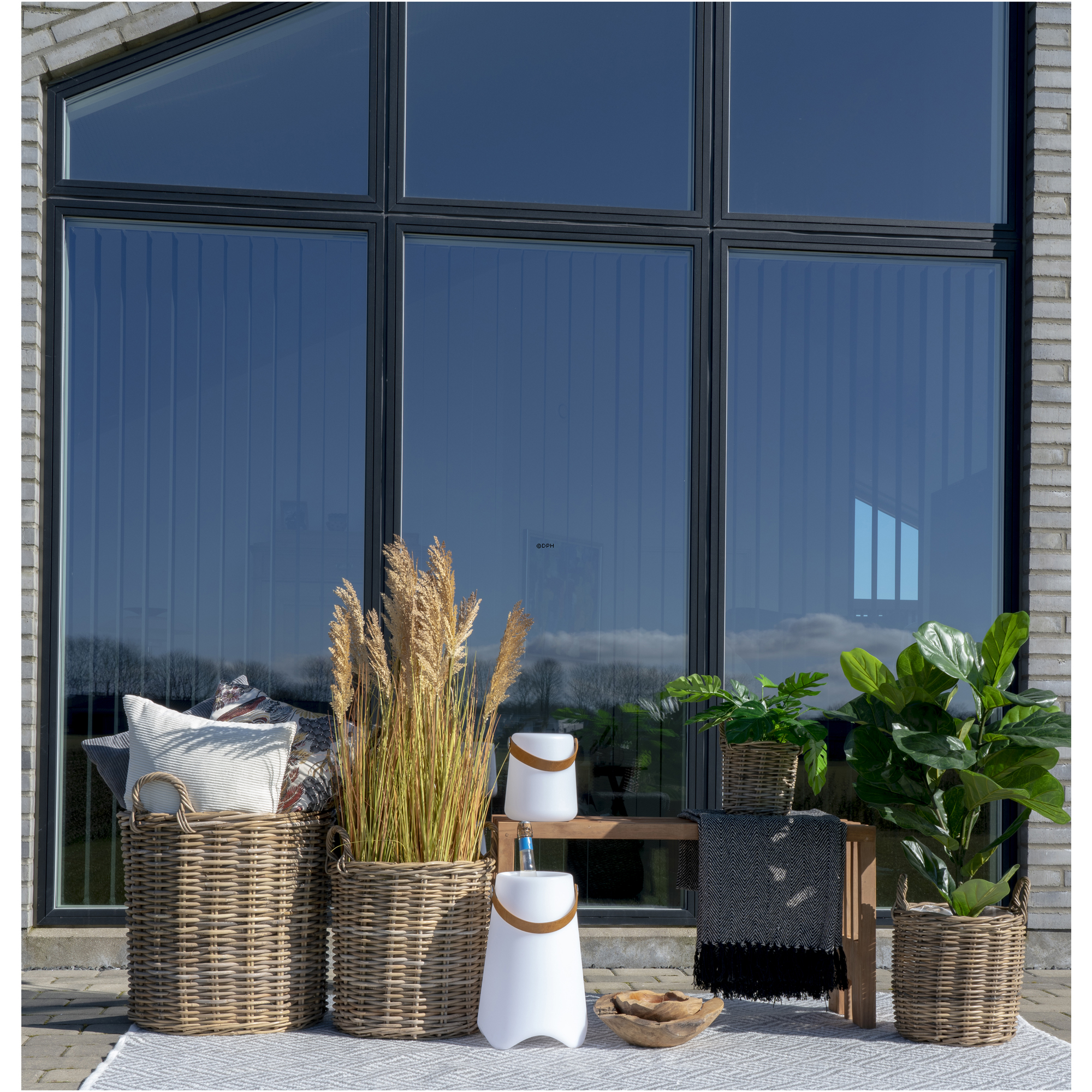 Bristol LED Lampe i hvid med læderstrop, genopladelig