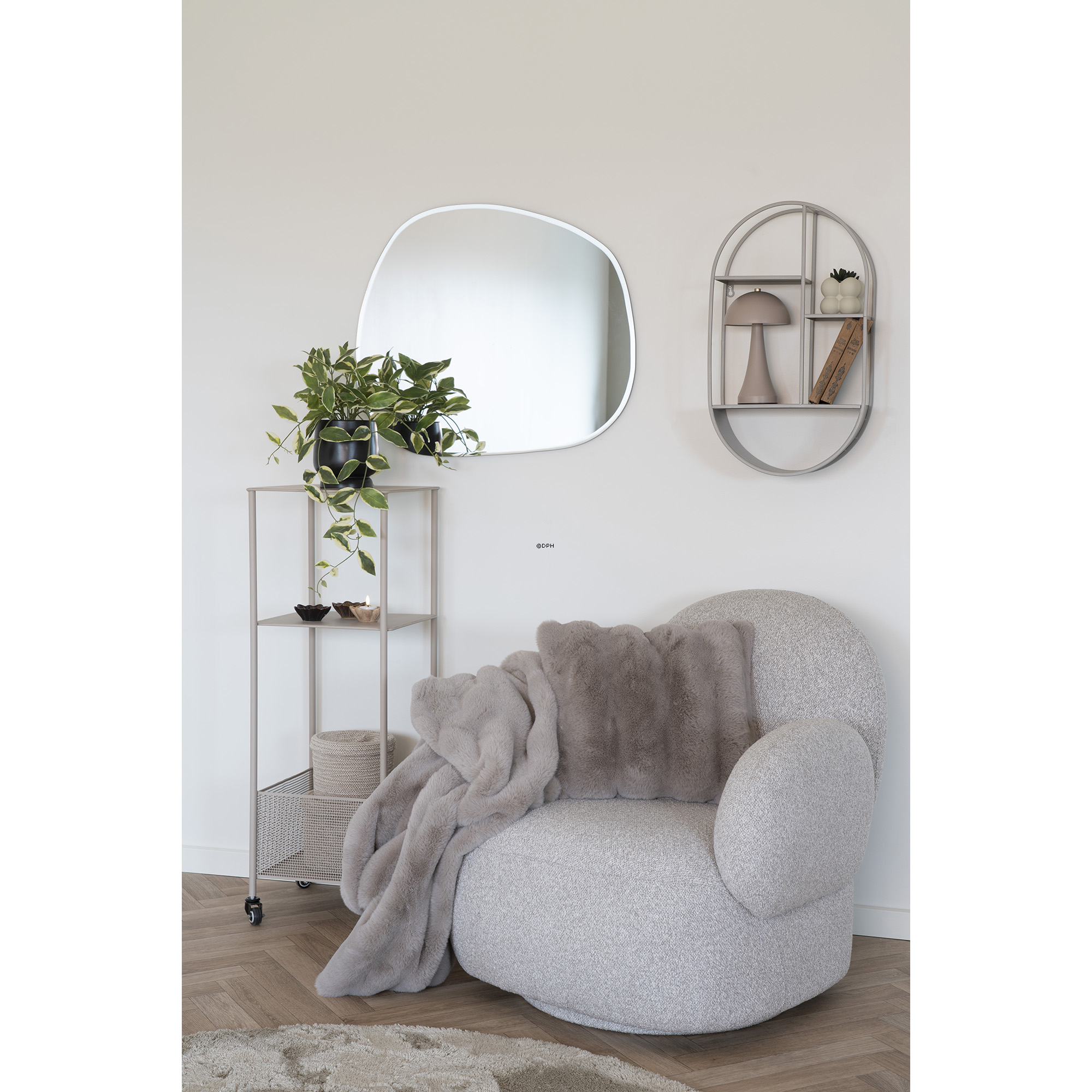 Liss LED Bordlampe i sand, genopladlig