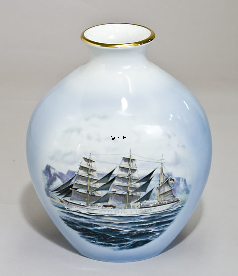 Windjammer vase, med motiv af det tyske skib Gorch Fock, Bing & Grondahl