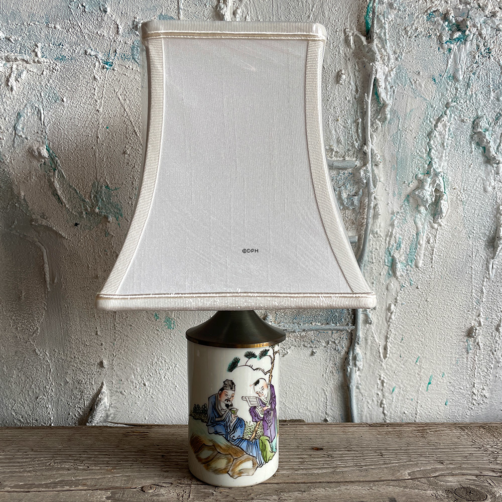 Gammel Kinesisk bordlampe med damer