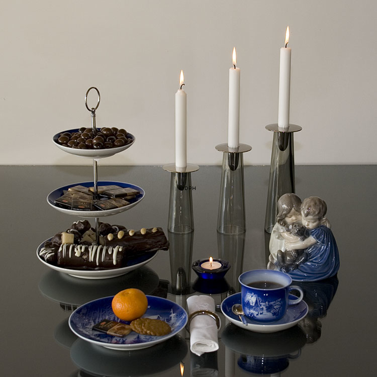 Komplet kageopsats 3-lags, bestående af viste B&G platter (Heste), fittings mv.