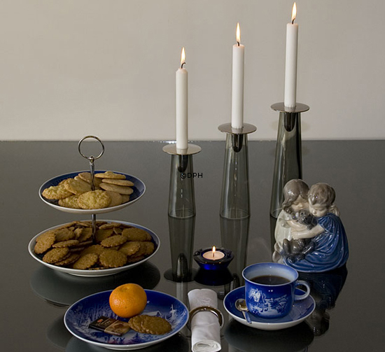 Komplet kageopsats 2-lags, bestående af viste Desiree platter (H. C. Andersen), fittings mv.