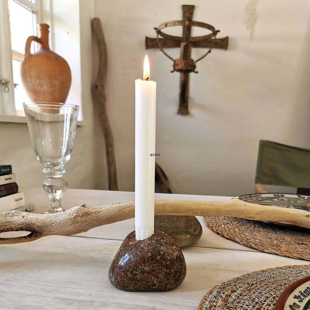 Lysestage lavet af Dansk Poleret natursten, alle er forskellige