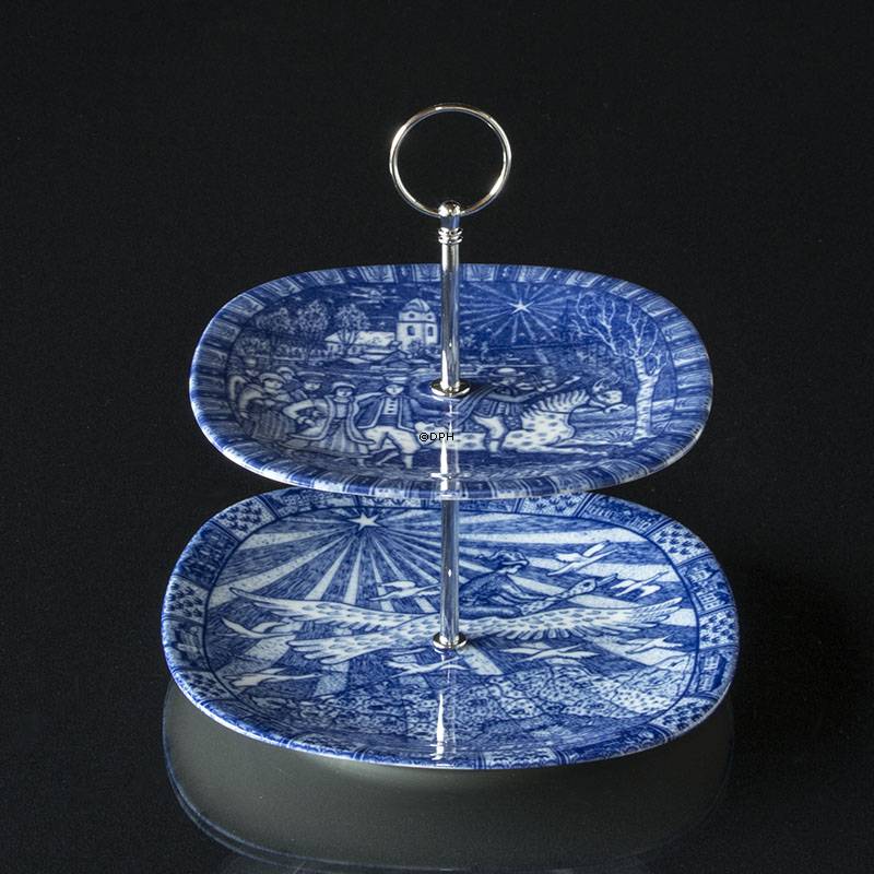 Komplet kageopsats, bestående af bl.a. Rørstrand juleplatter, fittings, mv.