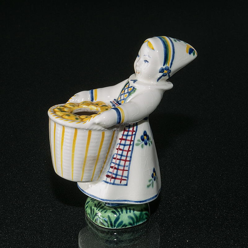 Kusine Amager, 1943, Aluminia Børnehjælpsdagsfigur nr, 2284