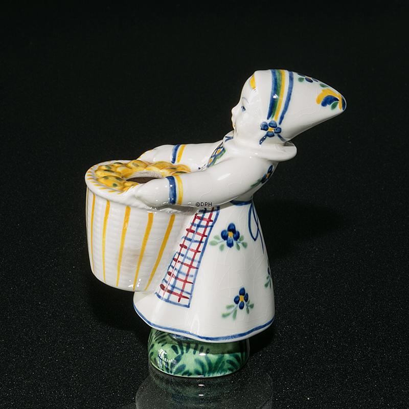 Kusine Amager, 1943, Aluminia Børnehjælpsdagsfigur nr, 2284