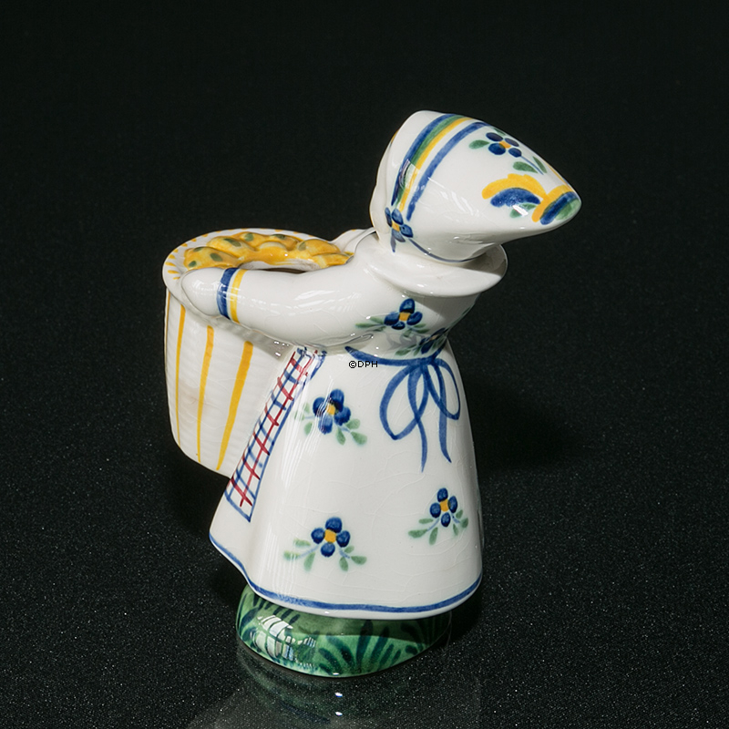 Kusine Amager, 1943, Aluminia Børnehjælpsdagsfigur nr, 2284