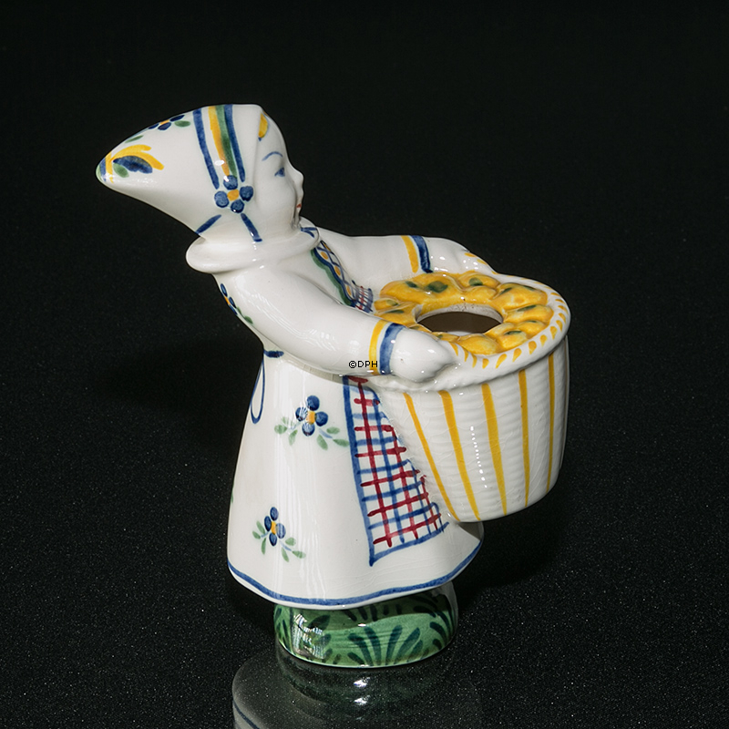 Kusine Amager, 1943, Aluminia Børnehjælpsdagsfigur nr, 2284