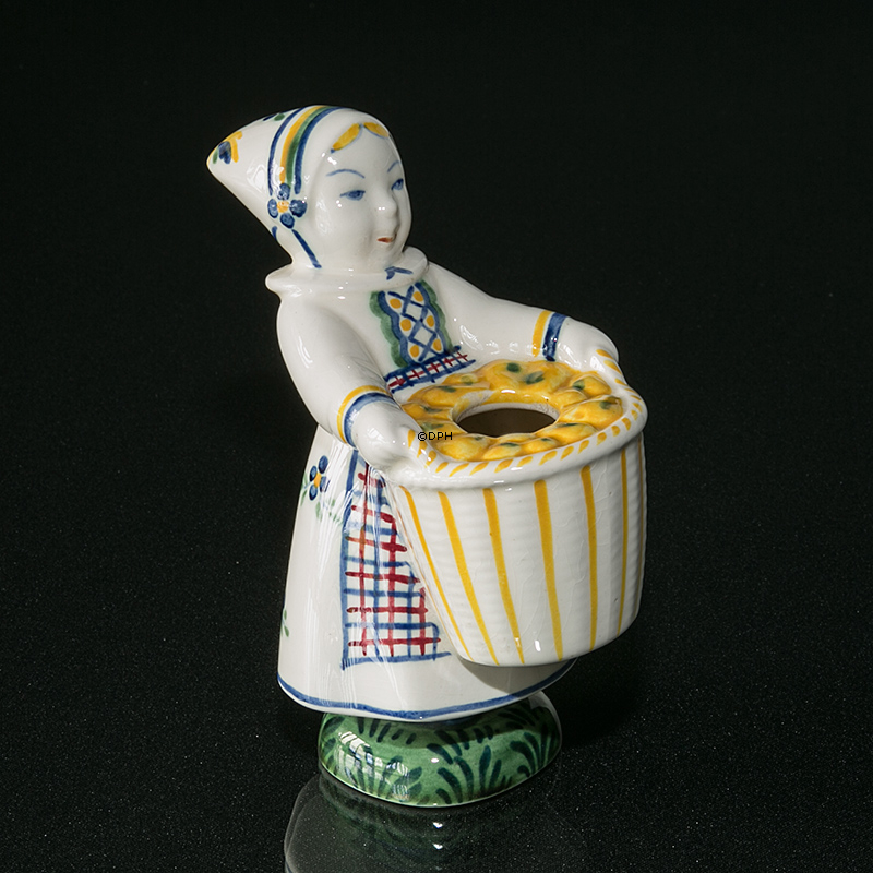 Kusine Amager, 1943, Aluminia Børnehjælpsdagsfigur nr, 2284