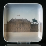 Skål med Amalienborg slot, Bing & Grøndahl nr. 1300-6530