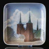 Quadratische Schale mit dem Dom zu Roskilde, Bing & Gröndahl Nr. 1300-6606