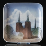 Firkantet skål med Roskilde domkirke, Bing & Grøndahl nr. 1300-6606