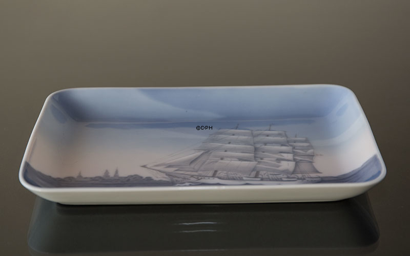 Skål med Skoleskibet Danmark, Bing & Grøndahl nr. 330 eller 1301-6597