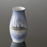 Vase med Sejlskib ved Kronborg, Bing & Grøndahl nr. 1302-6247