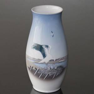 Vase i relief med Storkerede, Bing & Grøndahl | Nr. B1302-6250 | Alt. 1024340 | DPH Trading