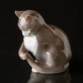 Siddende kat, Bing & Grøndahl figur nr. 1553