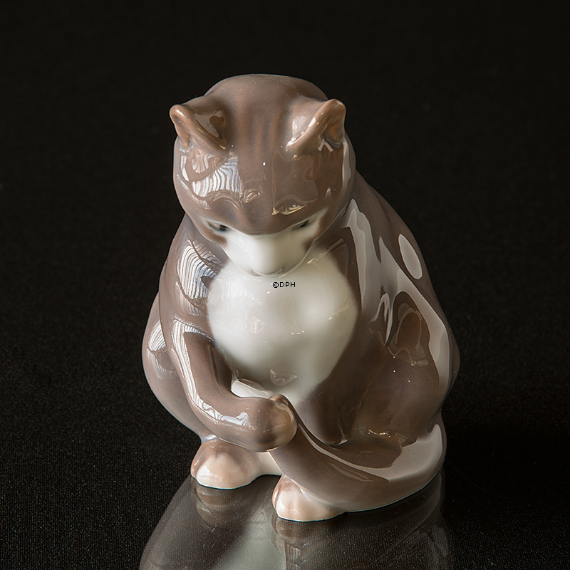 Siddende kat, Bing & Grøndahl figur nr. 1553