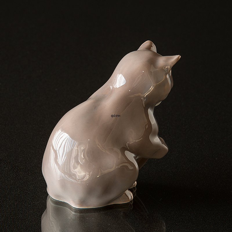 Siddende kat, Bing & Grøndahl figur nr. 1553