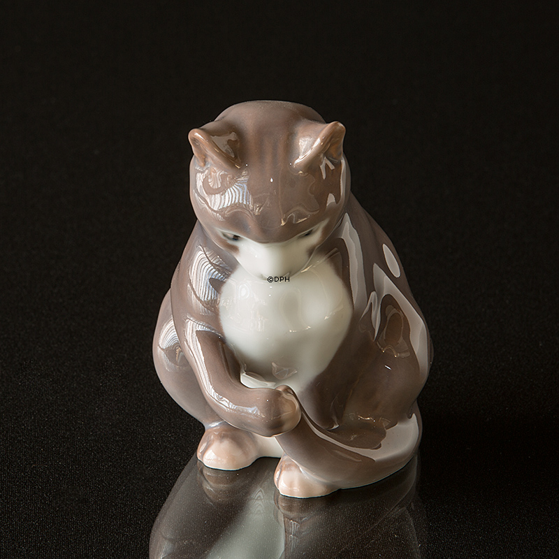 Siddende kat, Bing & Grøndahl figur nr. 1553