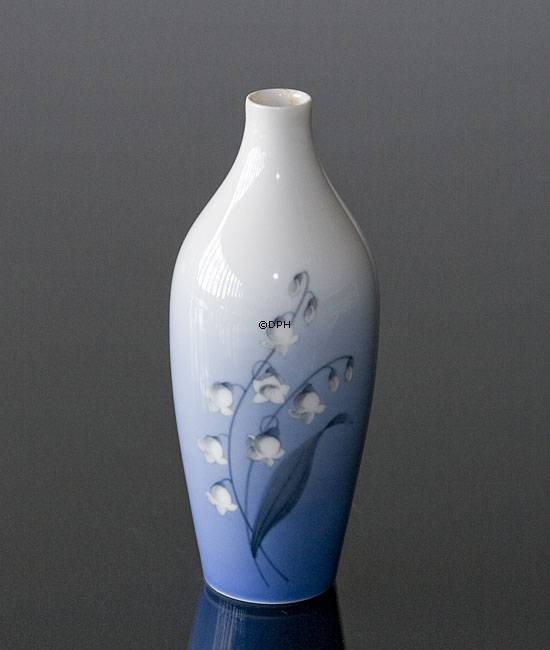 Vase med Liljekonval, Bing & Grøndahl nr. 157-5009 eller 57-9