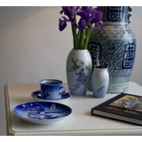 Vase med Liljekonval, Bing & Grøndahl nr. 157-5255 eller 157-255