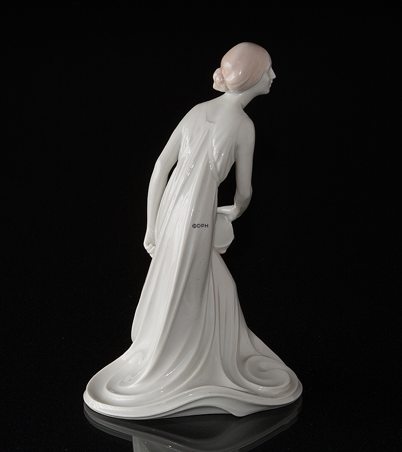 Pige med tamburin, Bing & Grøndahl med Dahl Jensen nr. 1578