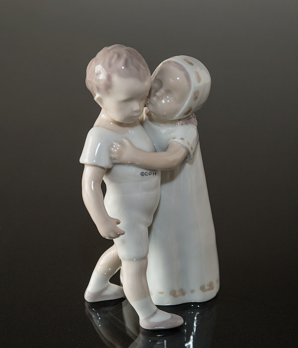 Forsmået kærlighed, Special udgave, Pige forsøger at kysse dreng, Bing & Grøndahl figur nr. 1614