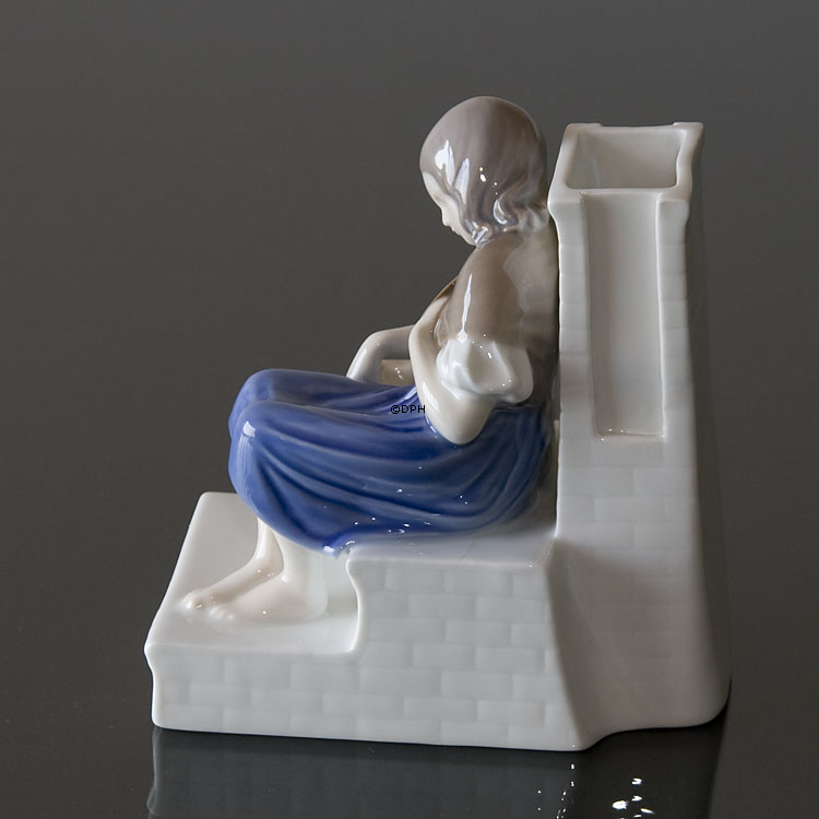 Den lille Pige med Svovlstikkerne, Bing & Grøndahl figur nr. 1655