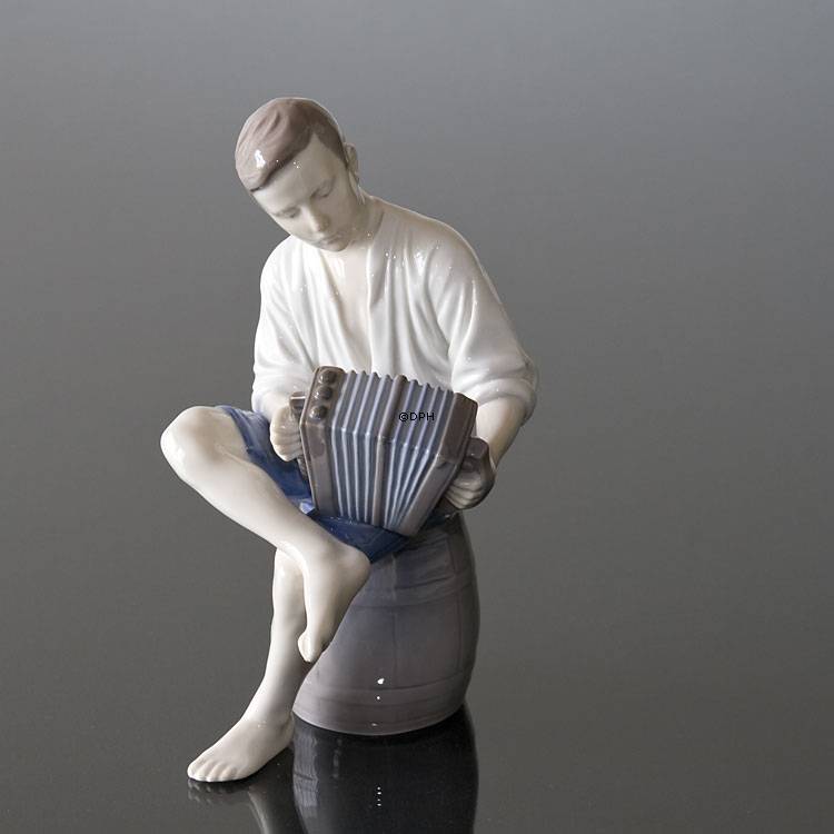 Harmonikaspiller, Merry sailor, Bing & Grøndahl figur Nr. 1661