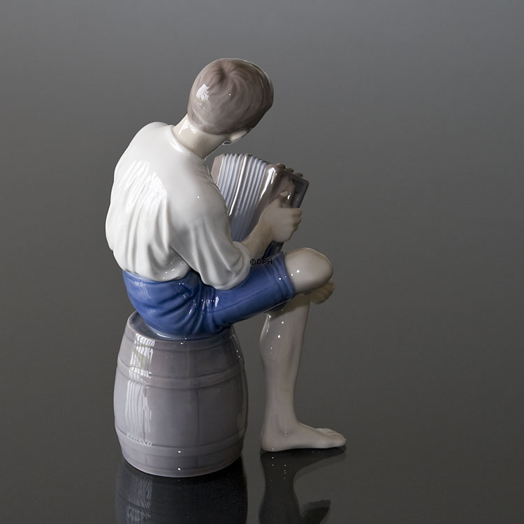 Harmonikaspiller, Merry sailor, Bing & Grøndahl figur Nr. 1661
