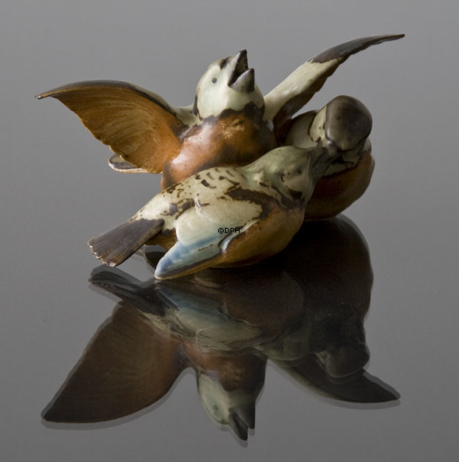 Spurvefamilie, Bing & Grøndahl stentøjsfigur af fugle nr. 1670