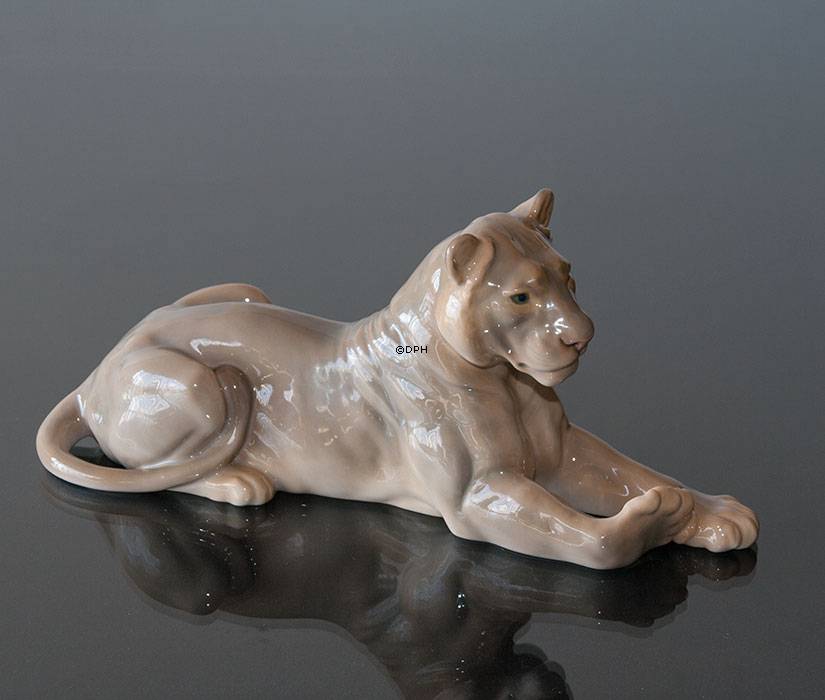 Løvinde, Bing & Grøndahl figur Nr. 1678