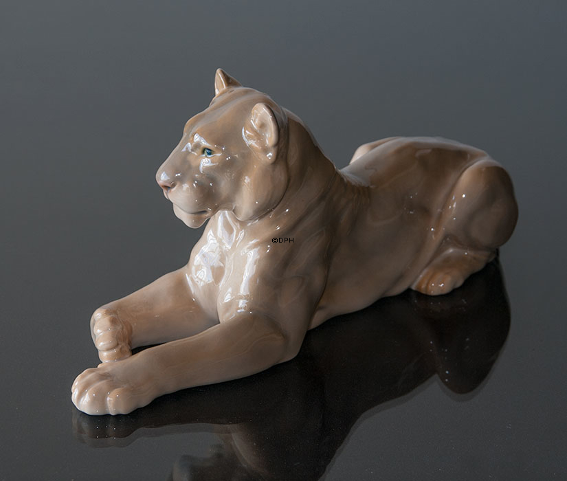 Løvinde, Bing & Grøndahl figur Nr. 1678