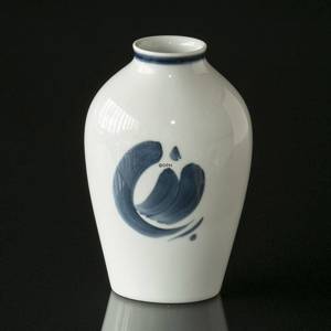 Hvid vase med blå dekoration, Bing & Grondahl nr. 168-5012 | Nr. B168-5239 | DPH Trading
