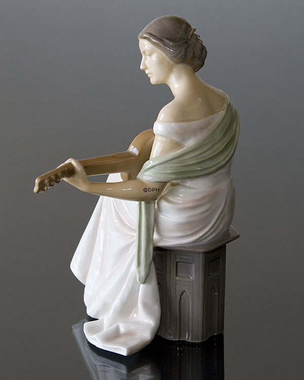Kvinde med guitar, Guitarspiller, Bing & Grøndahl figur nr. 1021416 / 1684