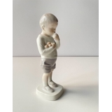 Peter, stående dreng med æbler, Bing & Grøndahl figur nr. 1696 Sjælden (1902-1914)