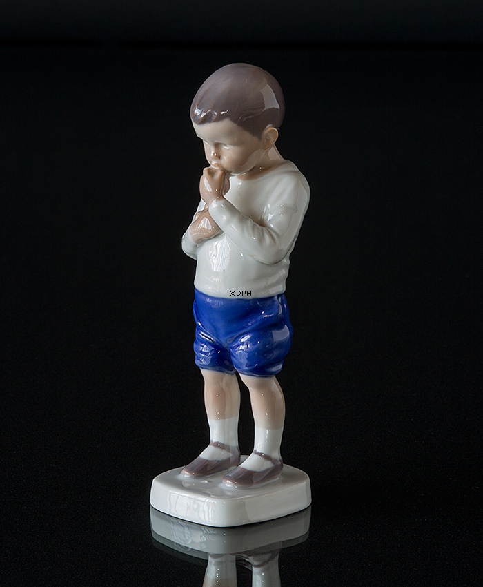 Peter, stående dreng med æbler, Bing & Grøndahl figur nr. 1696