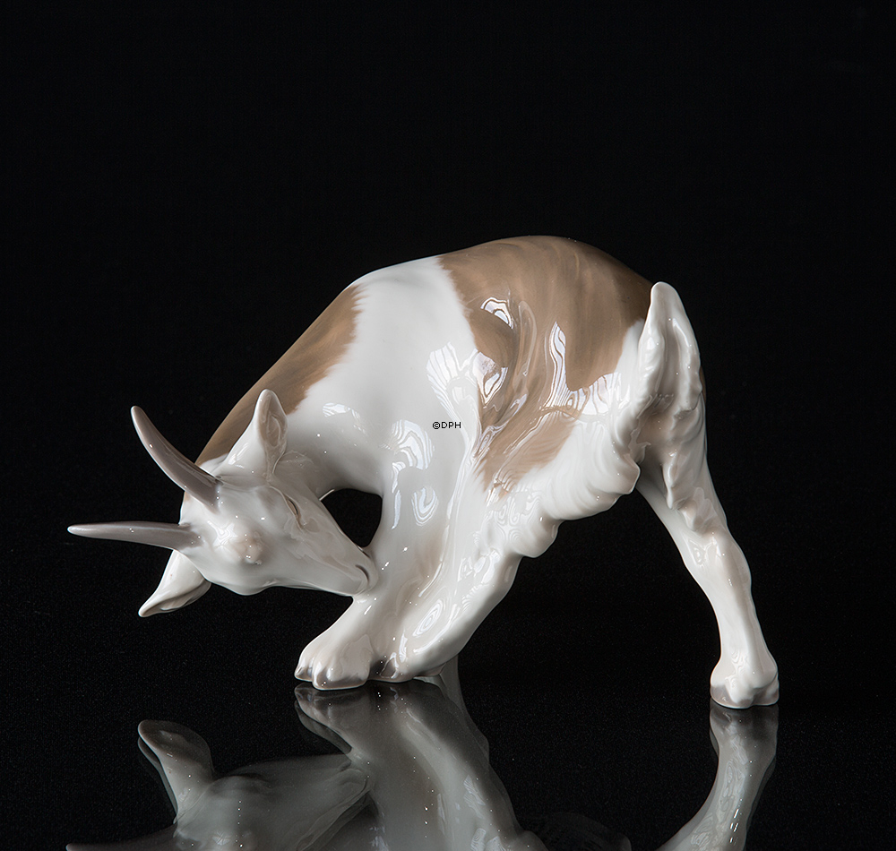 Slikkende Ged, Bing & Grøndahl figur Nr. 1700