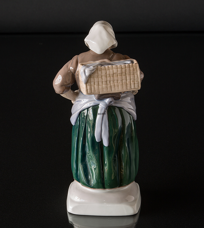 Skovshoved kone, Bing & Grøndahl figur nr. 1702